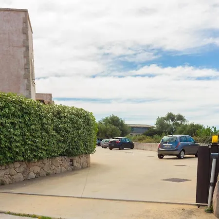 Daire Pittulongu Comfy Apt - W/ Private Parking & Pool