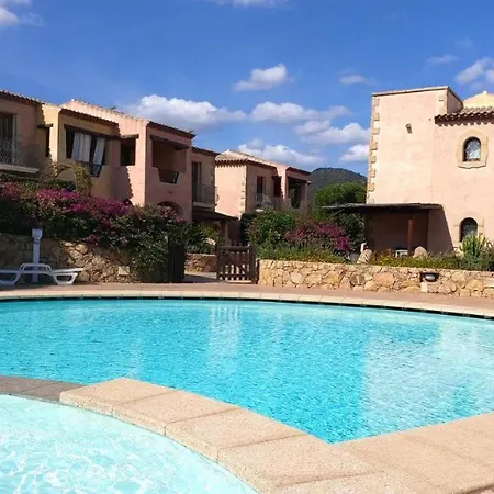 Pittulongu Comfy Apt - W/ Private Parking & Pool
