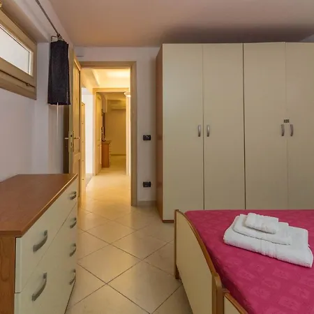 Apartment Pittulongu Comfy Apt - W/ Private Parking & Pool *
