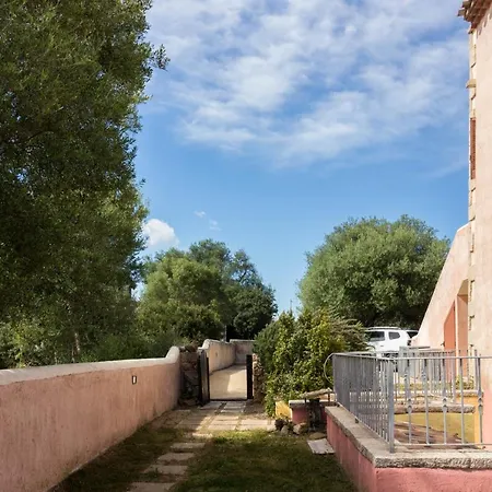 Διαμέρισμα Pittulongu Comfy Apt - W/ Private Parking & Pool
